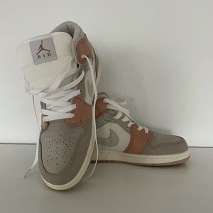 AJ1 Mid Milan